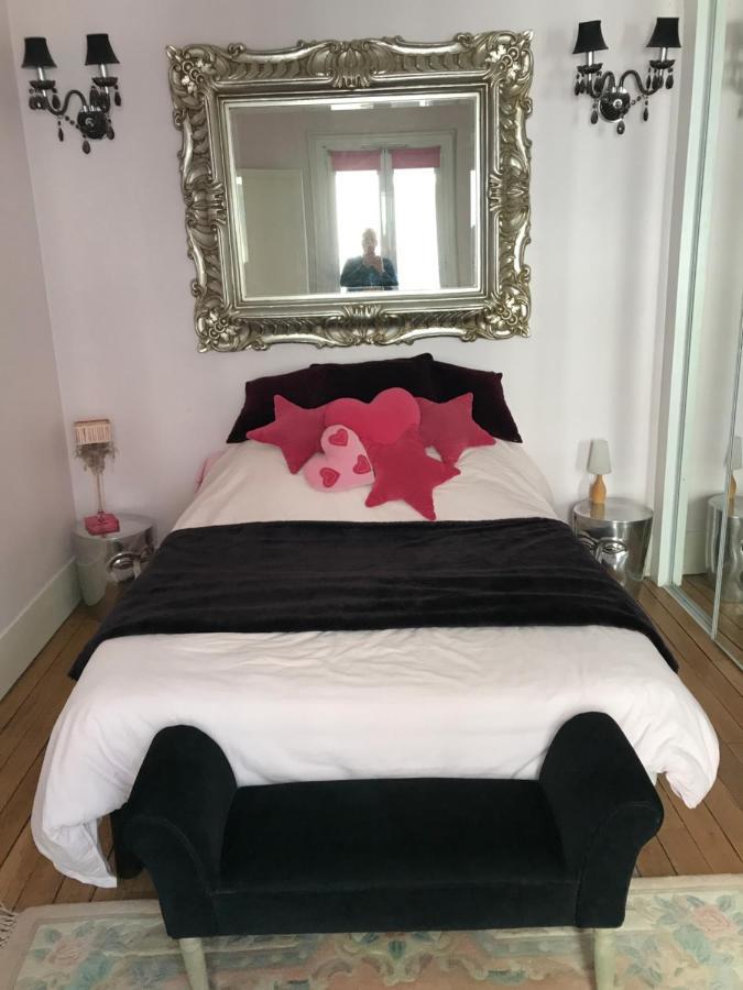 פריז Superbe Appartement Proche De La Butte Montmartre מראה חיצוני תמונה